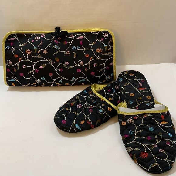 CiccaBella Size 9-10 silk House slippers and cosmetic bag. - Picture 1 of 8